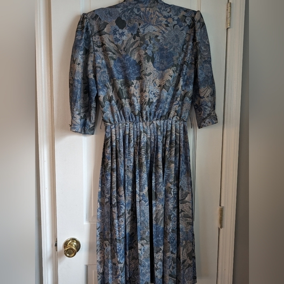 Vintage Dress with pearl buttons (California Looks) - Picture 7 of 8